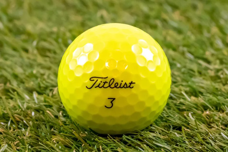 Titleist AVX Gul Herre Søbolde