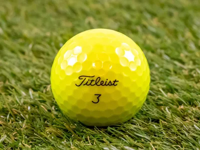 Titleist AVX Gul Herre Søbolde