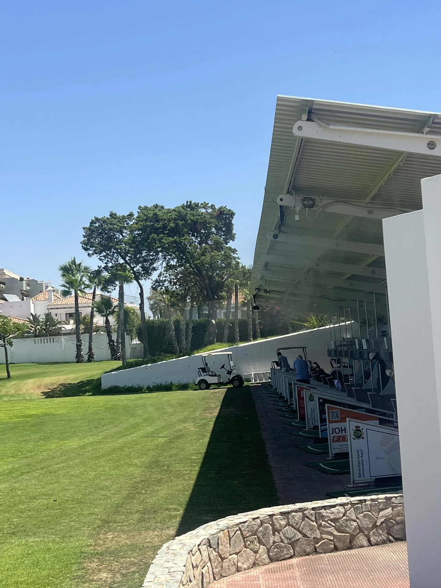 Driving range hos Real Club de Golf Guadalmina med baner til opvarmning