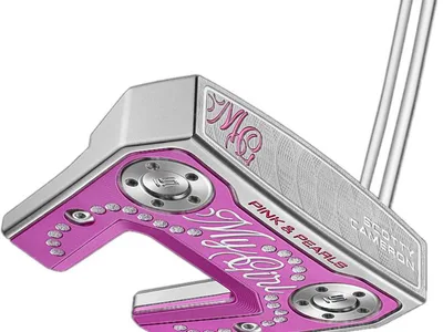 Scotty Cameron My Girl Pink & Pearls Limited (2025) Single Bend Neck Putter - Chrome/Pink - Højre - Str. 34" - Scotty Cameron Pistolini Plus (2024) Standard Sort/Hvid