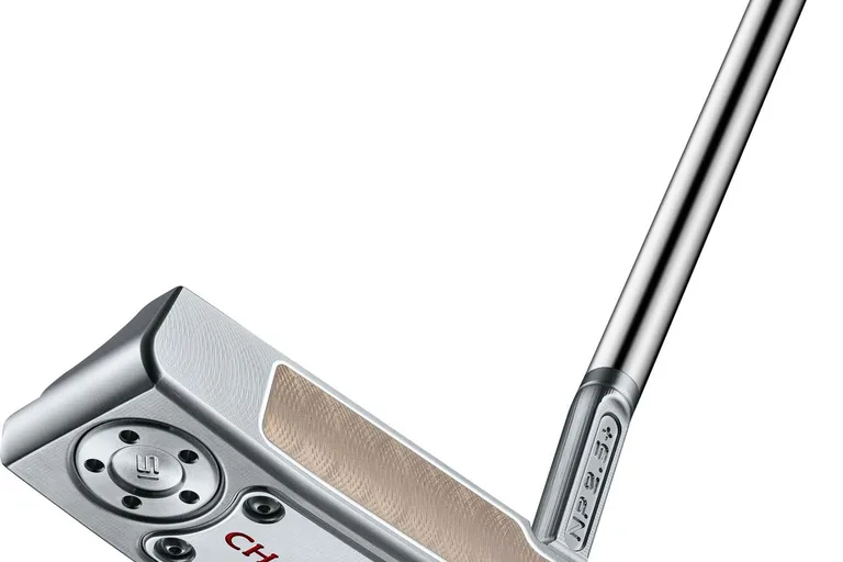 Scotty Cameron Champions Choice Newport 2.5 Plus Button Back (2023) Slant Neck Putter - Chrome - Venstre - Str. 35" - Scotty Cameron Pistolini Plus Standard Sort/Hvid/Blå