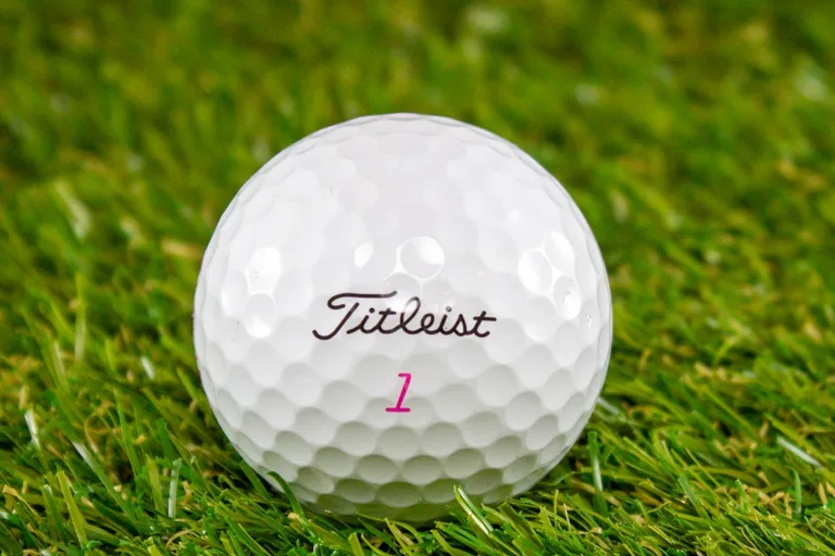 Titleist ProV1 (pink) Hvid Søbolde - Grade A